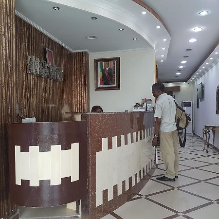 Novo Hotel Браззавіль Екстер'єр фото