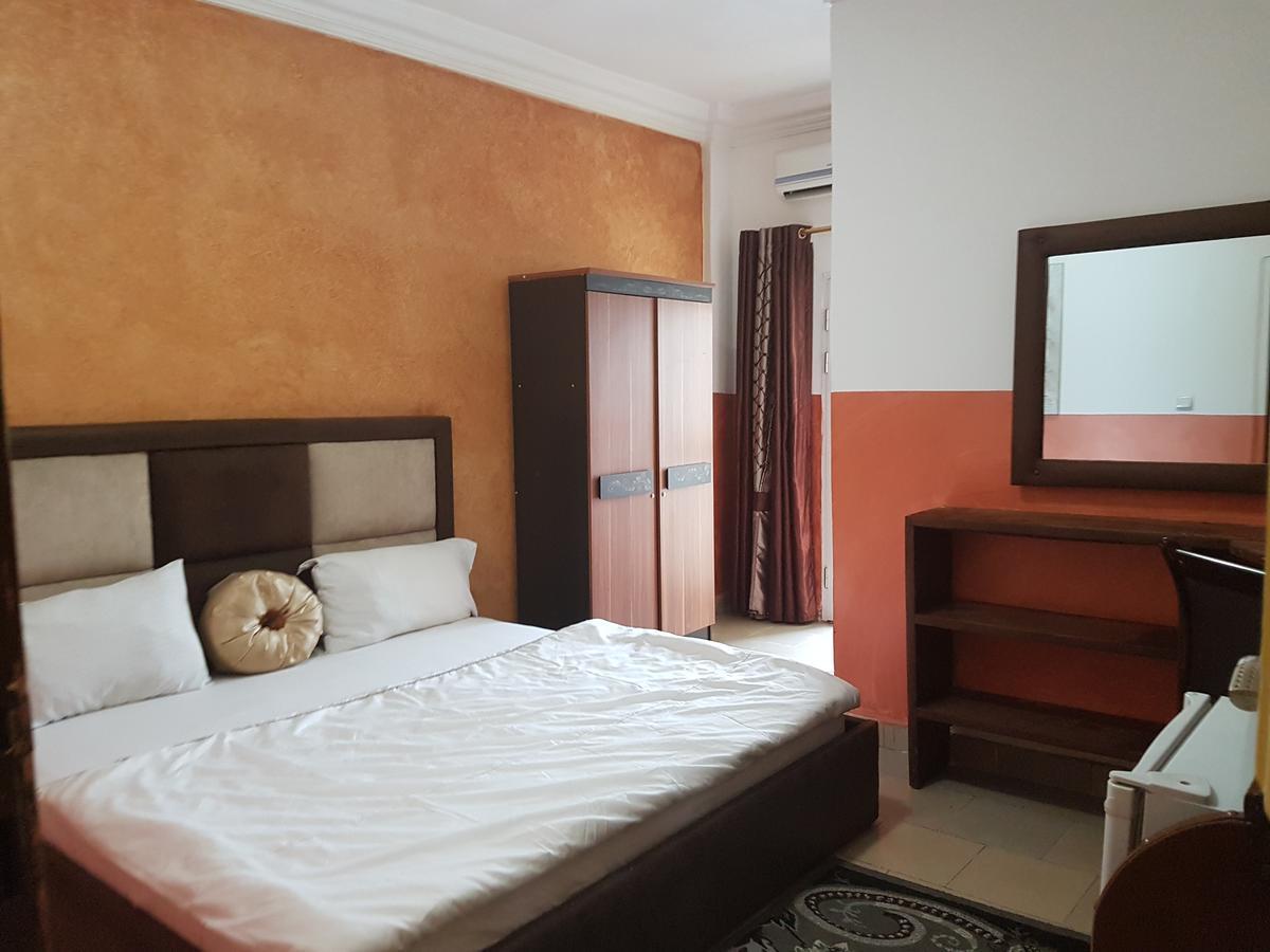 Novo Hotel Браззавіль Екстер'єр фото